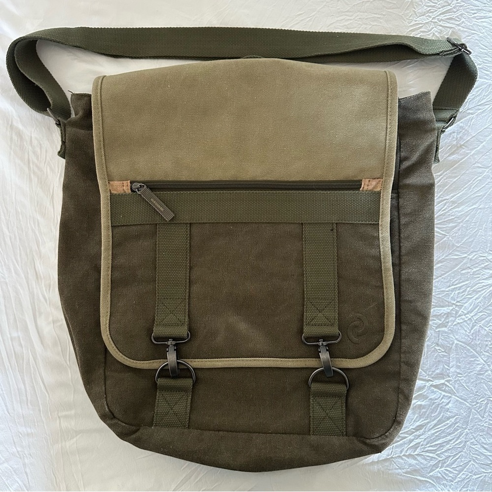 Levi Denizen Canvas Messenger Bag - Army/Olive Green
